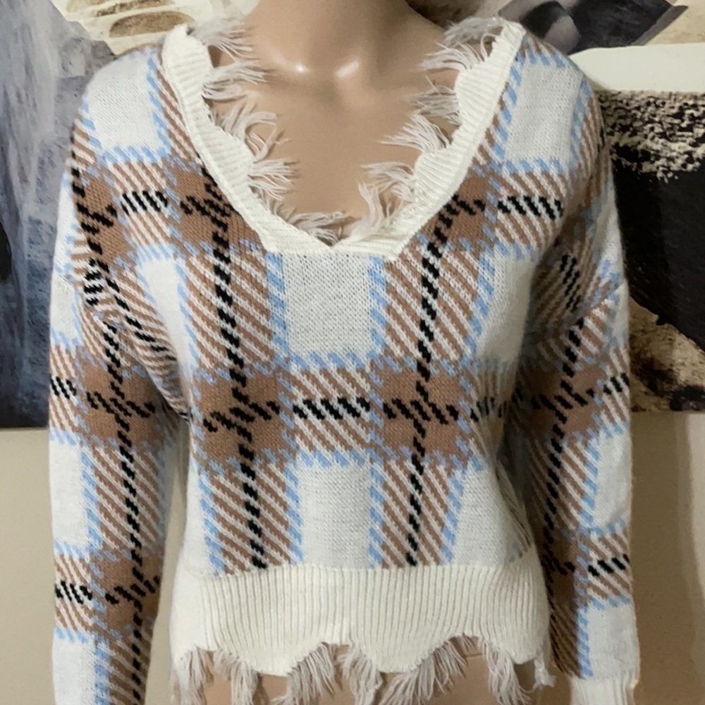 Rue 21 Taupe Plaid Print Destructed Hem Crop Sweater Small - Picture 4 of 8